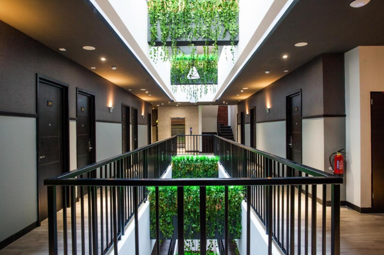 Grand Caman Hotel Bekasi Exterior photo