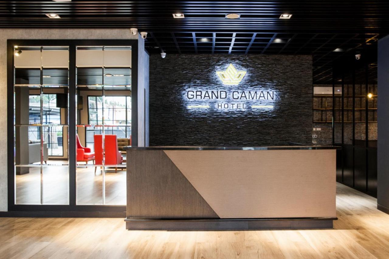 Grand Caman Hotel Bekasi Exterior photo